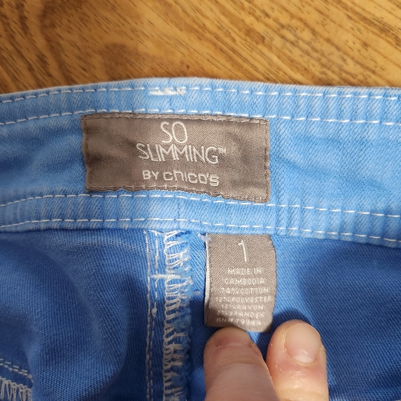 So Slimming by Chicos Sailor Blue Jeans Cropped 1 - Picture 2 of 3